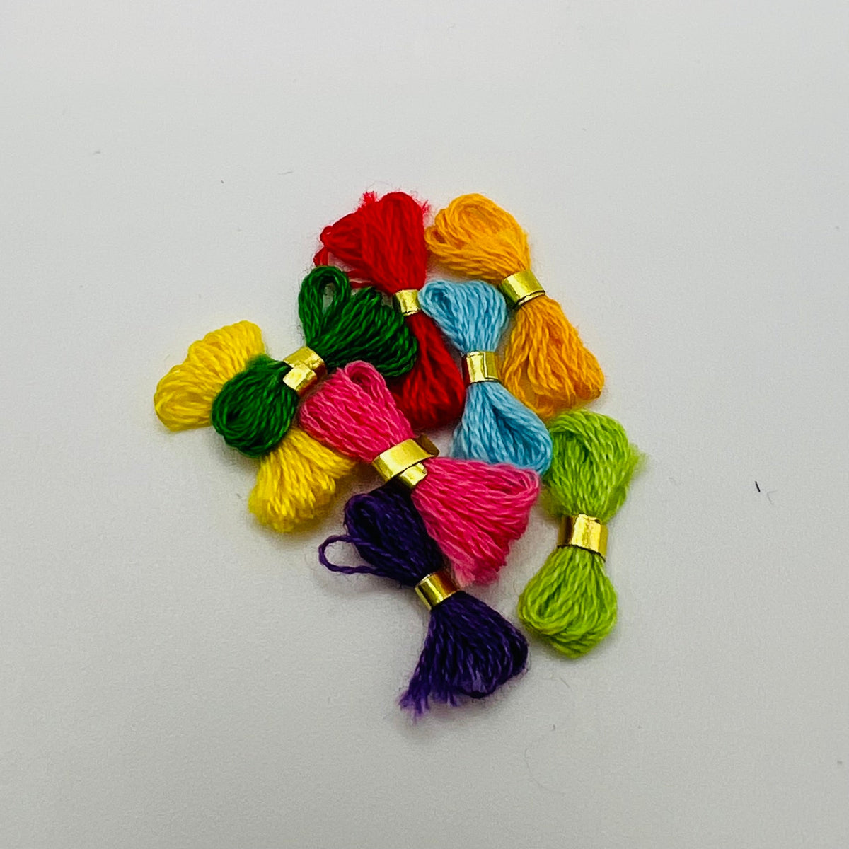 8 packs of Threads - Random Colours - 1/12 Scale Dollhouse Miniature