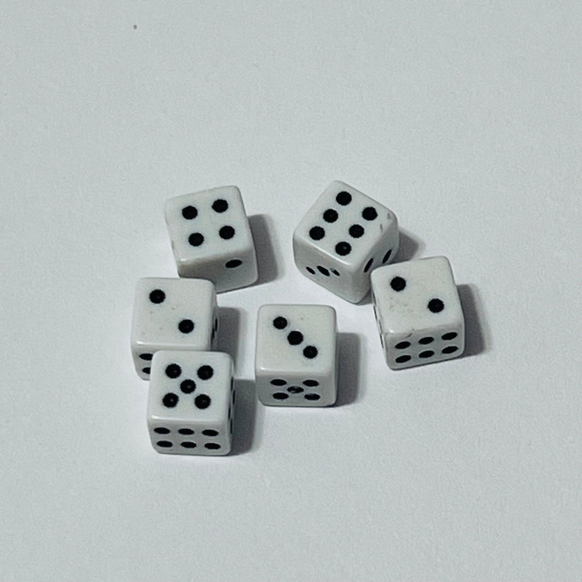 Six Dices - 1/12 Scale Dollhouse Miniature
