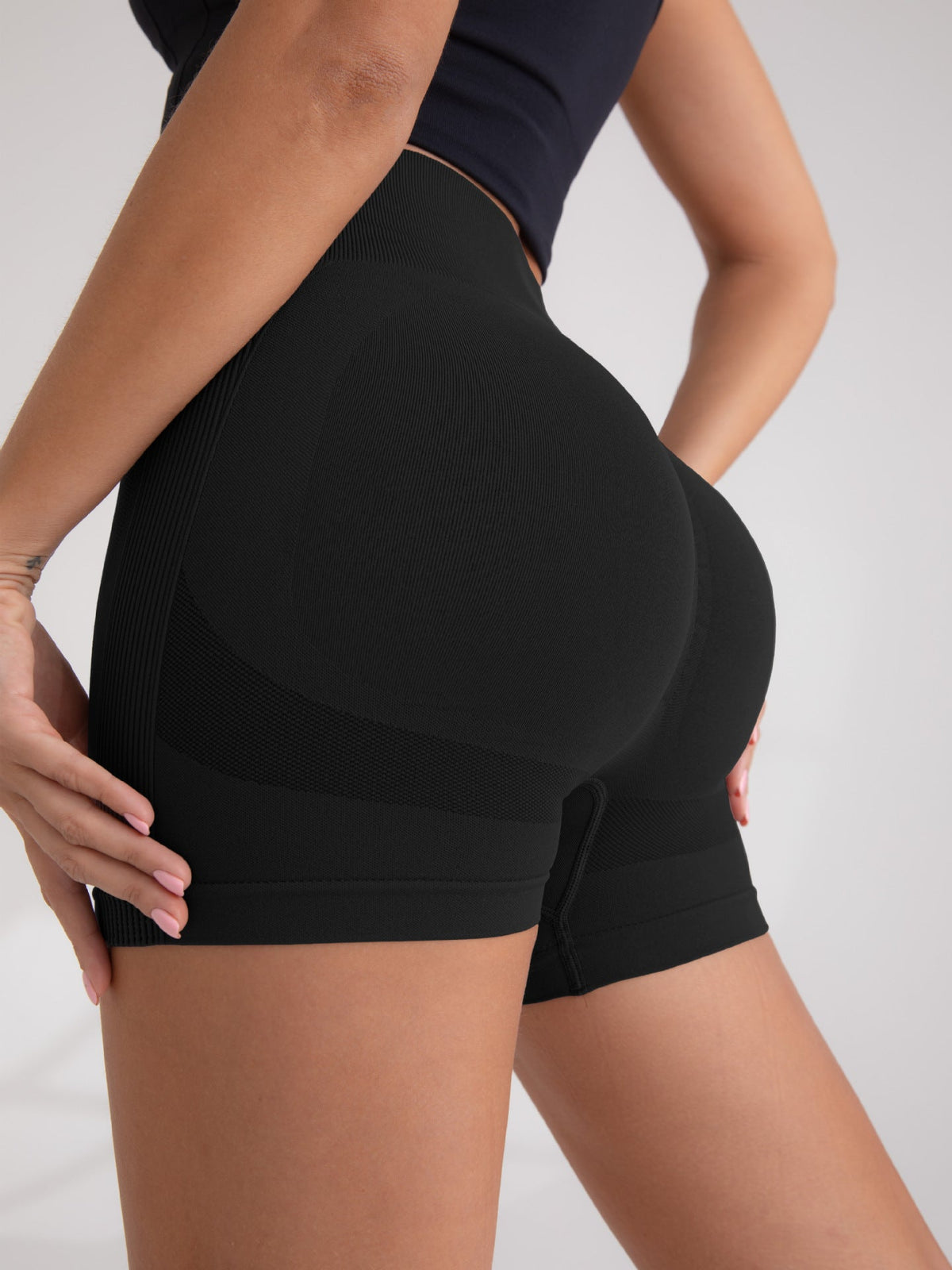 Seamless Quick-Drying Butt-Lifting Shorts for Women